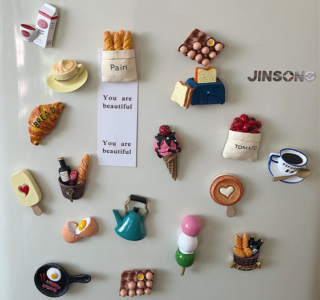 マグネット磁石韓国雑貨おしゃれインテリア北欧冷蔵庫かわいい食べ物カフェカラフルフードパン野菜文房具大きい小さいアイストマト目玉焼きコーヒーリアル食玩食品サンプル海外リアル